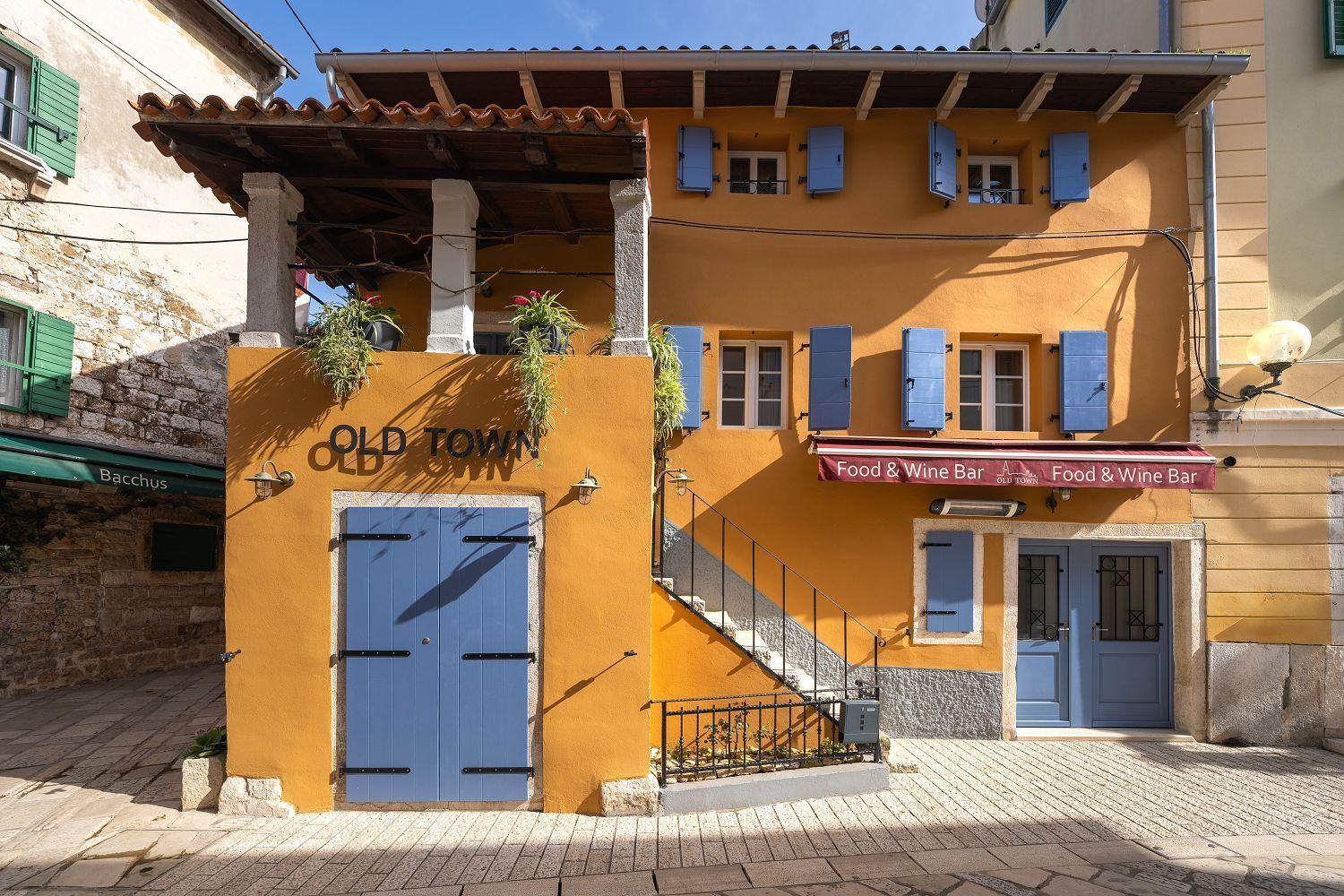 Apartment Cozy Studio-apartment Inmitten Der Altstadt Von Und Nur 50 Meter Zur Adria